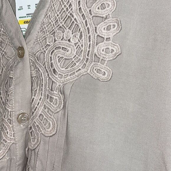 Spence Top Womens Size Small V neck Roll up sleeves boho embroidered Blouse New - Picture 4 of 11
